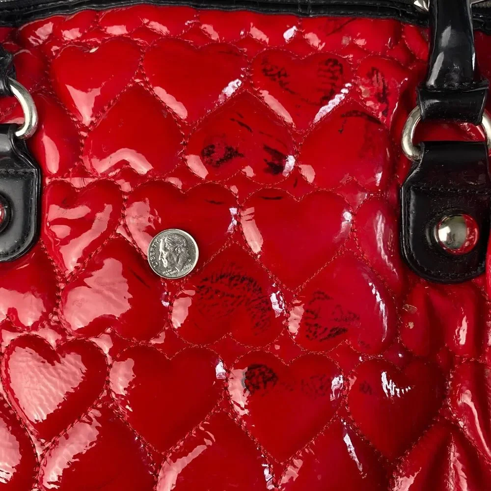 BETSEY JOHNSON QUILTED HEARTS Red Vegan Leather DUFFLE HAND BAG! Purse Black Bow - Picture 10 of 16